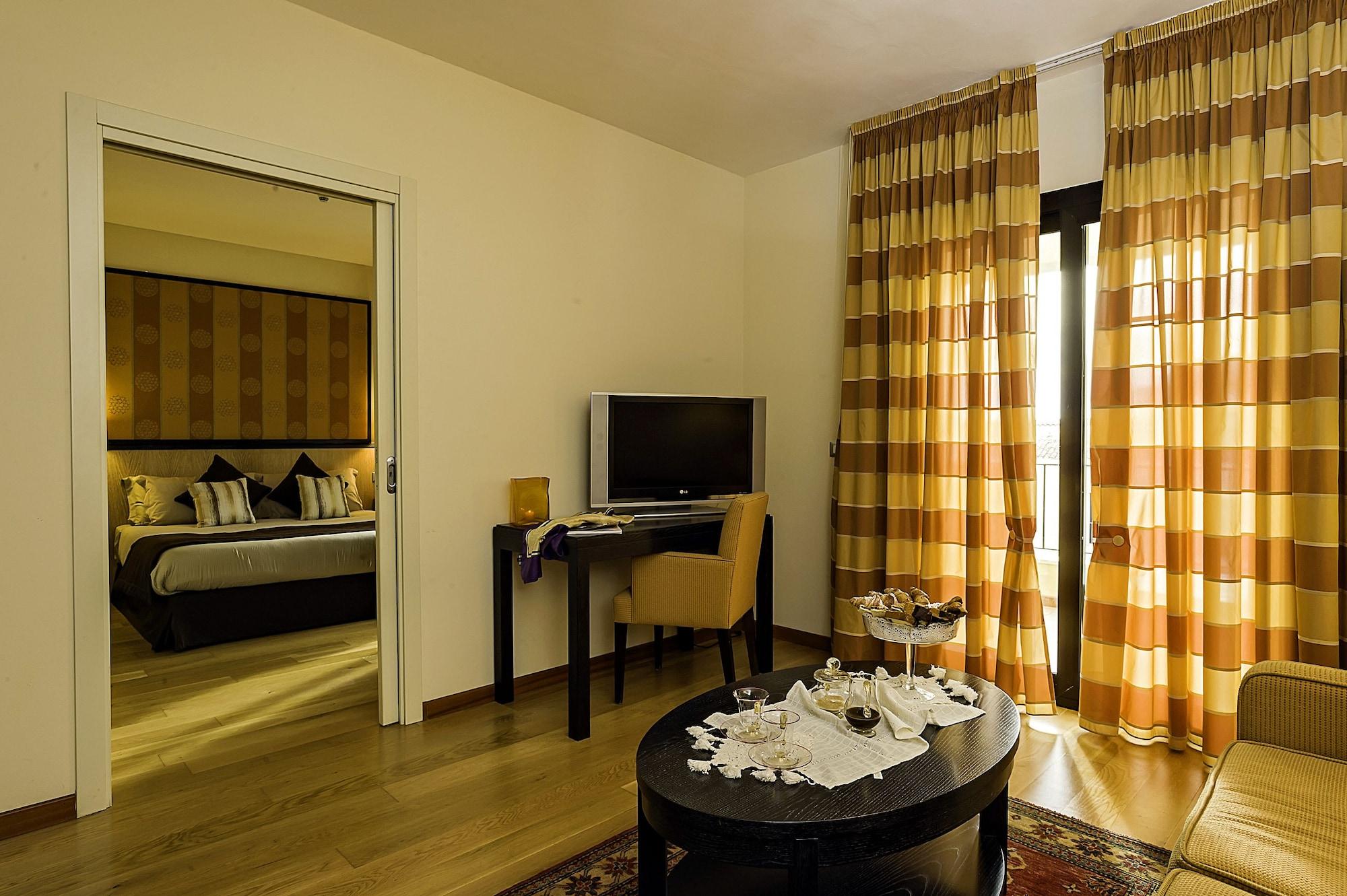 Mahara Hotel & Wellness マツァーラ・デル・ヴァッロ エクステリア 写真