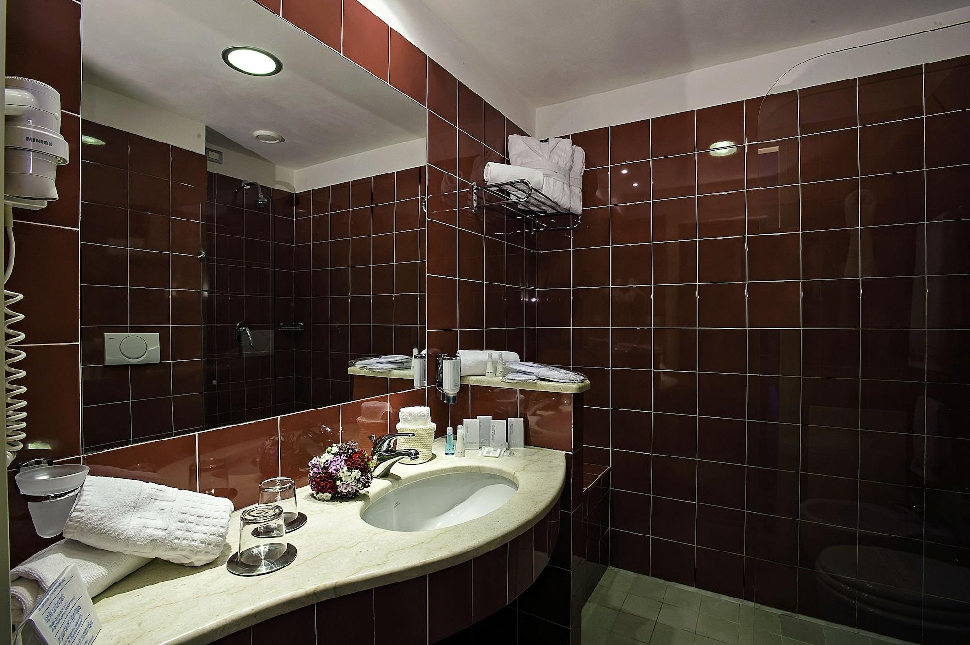 Mahara Hotel & Wellness マツァーラ・デル・ヴァッロ エクステリア 写真