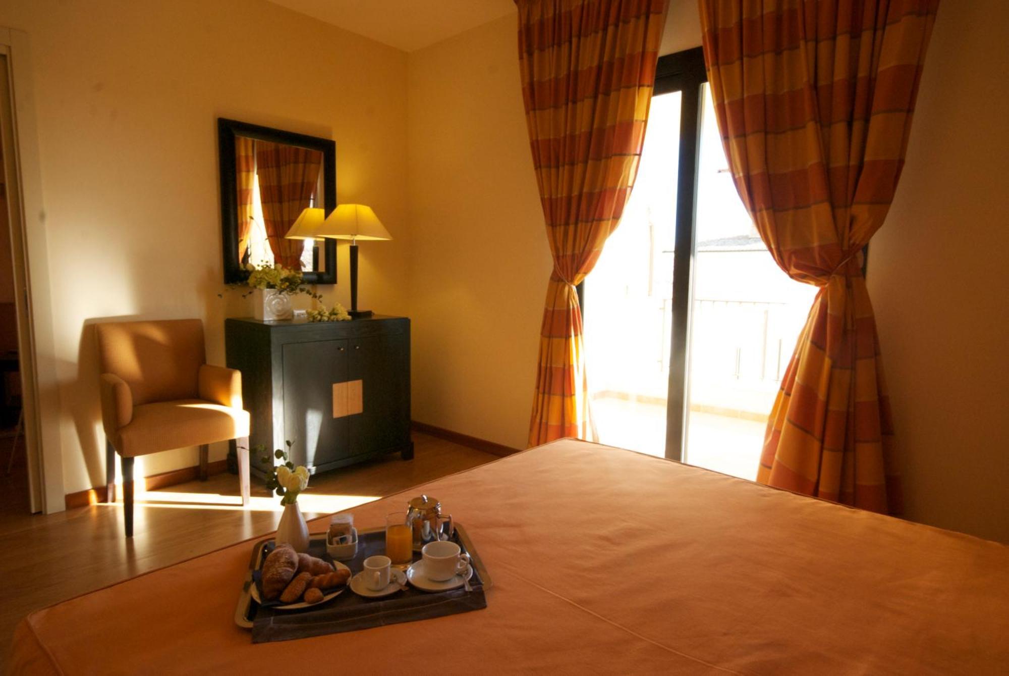 Mahara Hotel & Wellness マツァーラ・デル・ヴァッロ エクステリア 写真